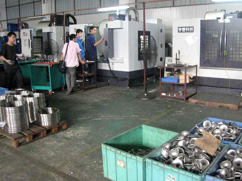 在小區內加工五金找誰投訴?