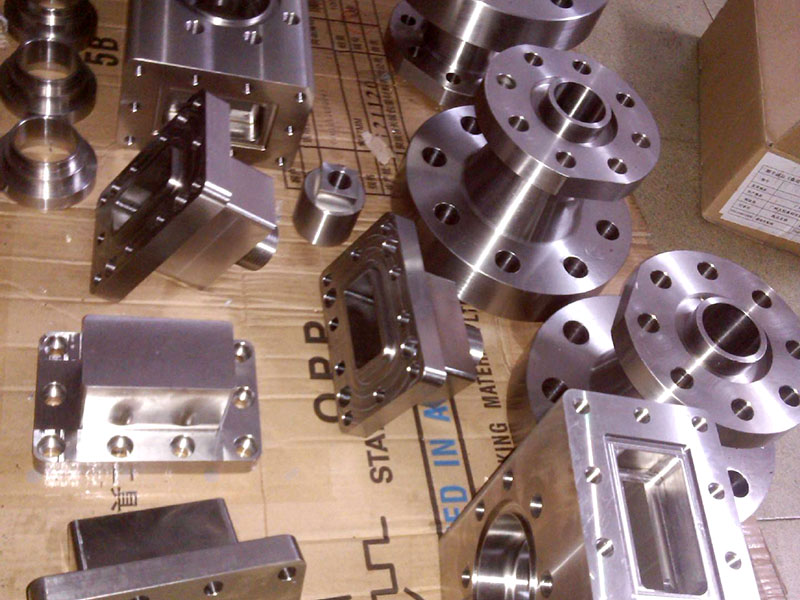 車床加工生鐵件要不要加水？